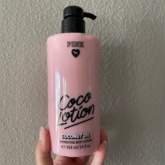 New VS PINK Coco Lotion - Picture 1 of 3